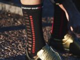 Compressport Pro Racing Socks v4.0 Ultralight Bike - Black/Red